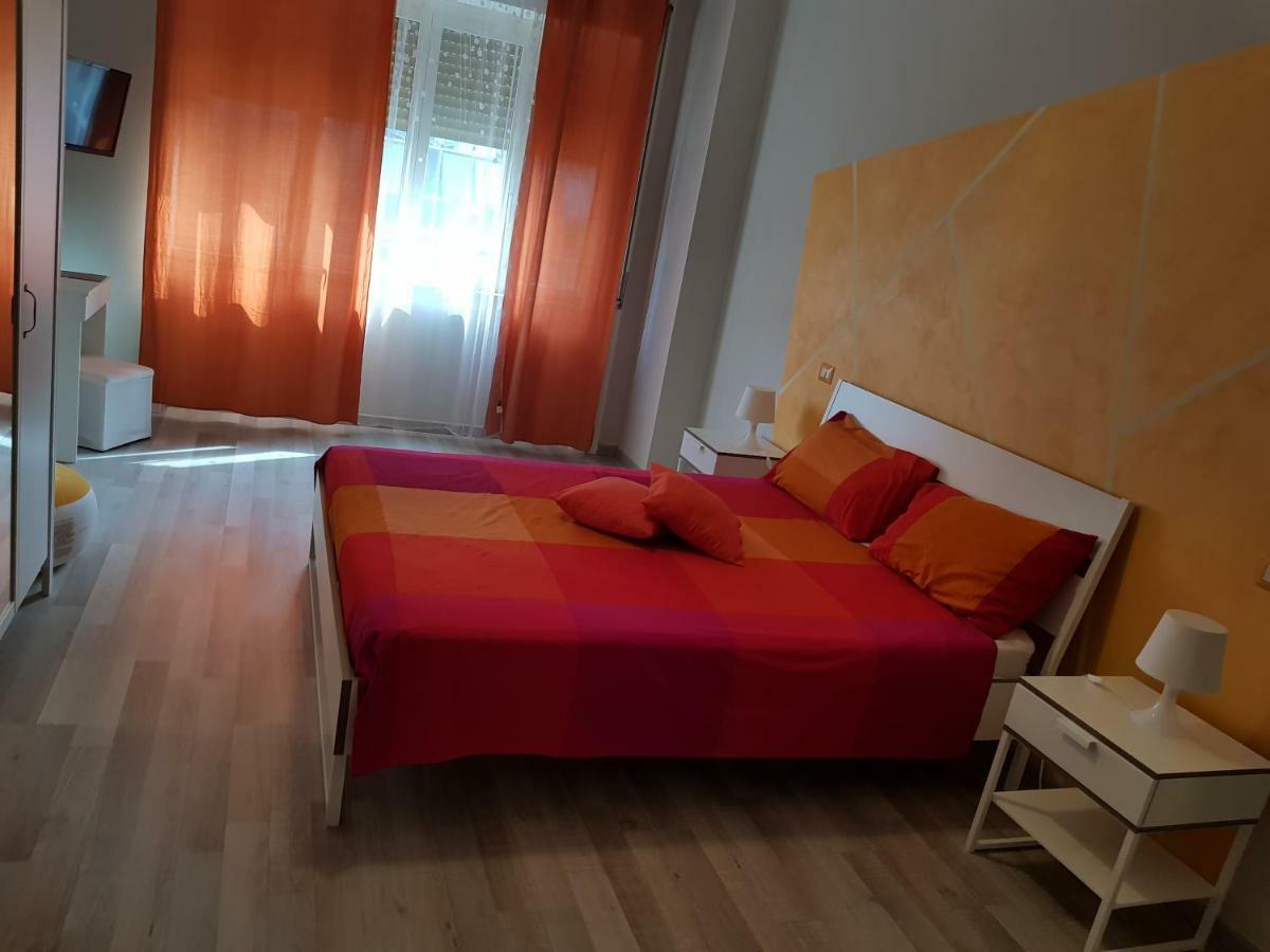 Bed and Breakfast A Due Passi Da.... Salerno Exterior foto